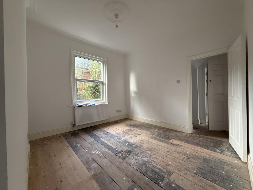 Lot: 116 - FREEHOLD PROPERTY WITH THREE FLATS PARTIALLY CONVERTED - Flat 1 Dining room